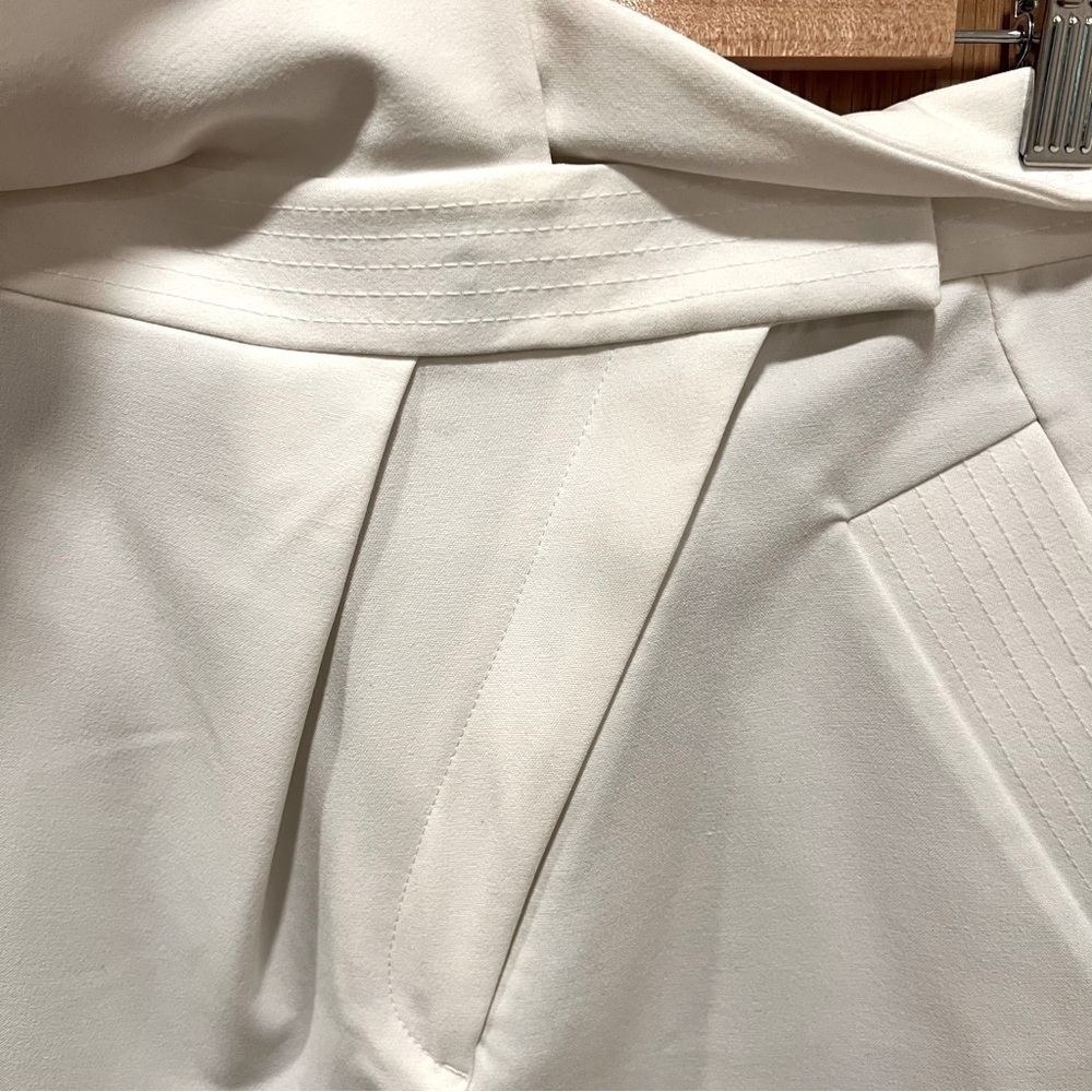 Alice + Olivia Chad Asymmetrical Cuffed Shorts White 10 NWT - Picture 6 of 16